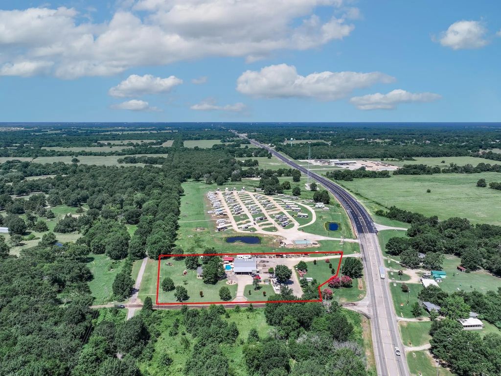5608 Hwy 82, Blossom
