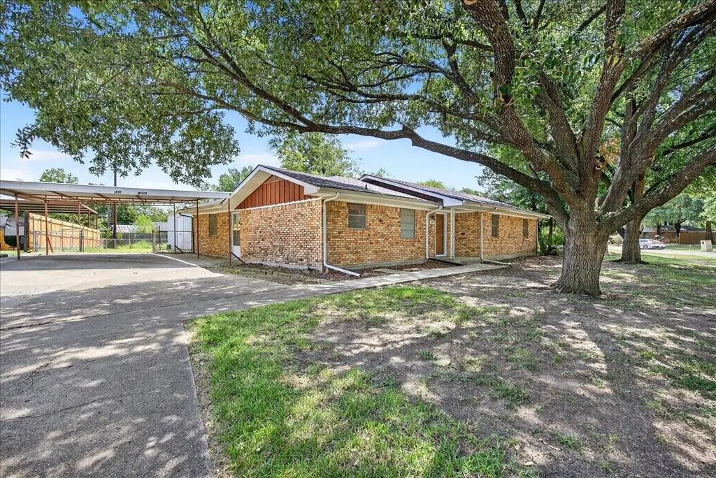 1207 Royal Drive, Kaufman