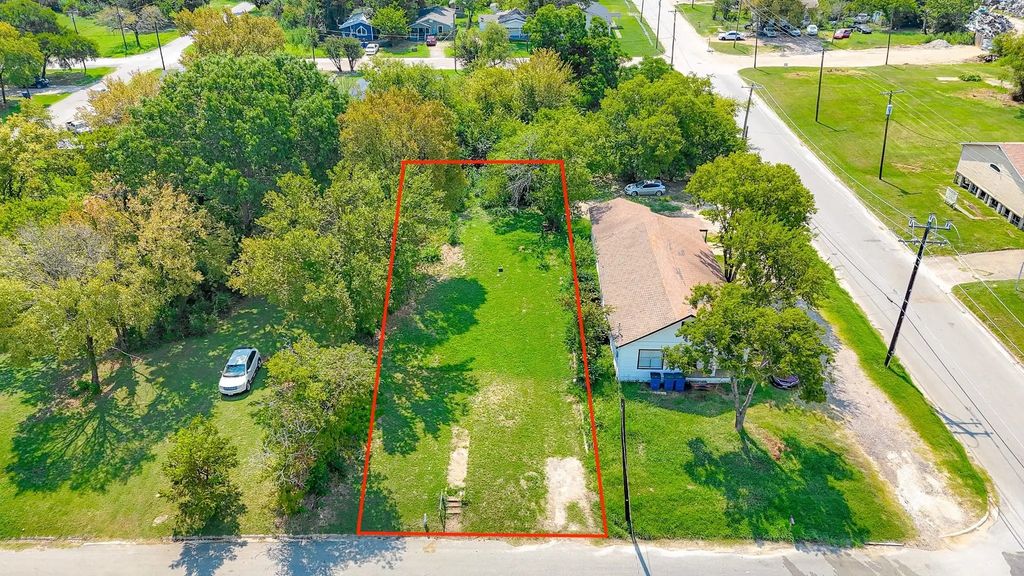 707 E 3rd Avenue, Corsicana