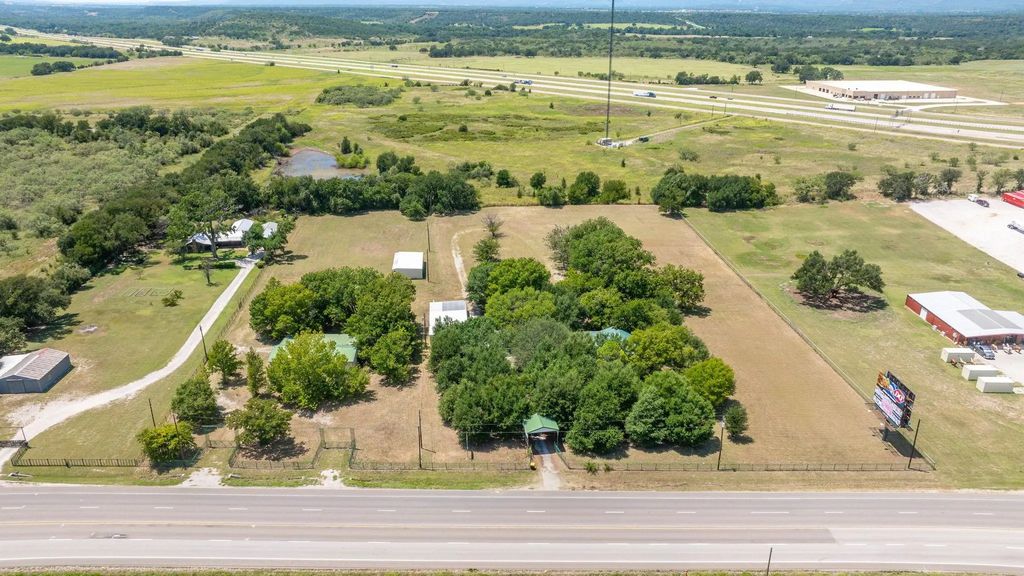 14330 S Highway 281, Santo