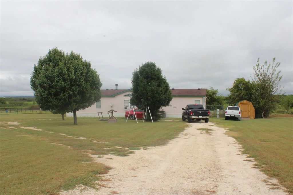 7730 County Road 1230, Godley