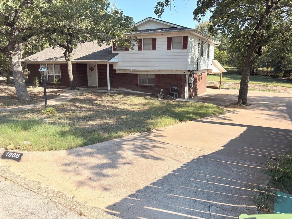 1009 11th Street Nw, Mineral Wells
