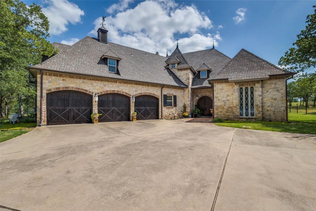 181 County Road 1326, Bridgeport