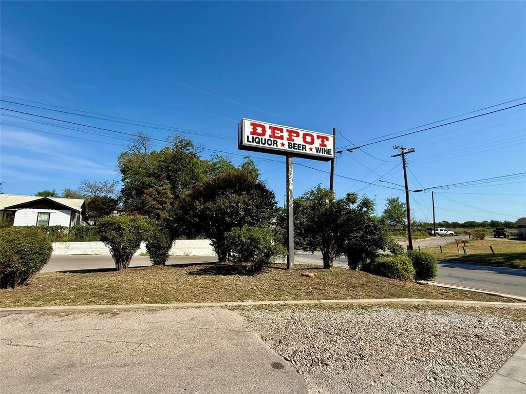 1001 Vine Street, Brownwood