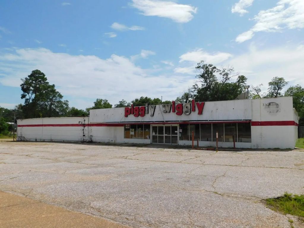 1728 Main Street, Haynesville