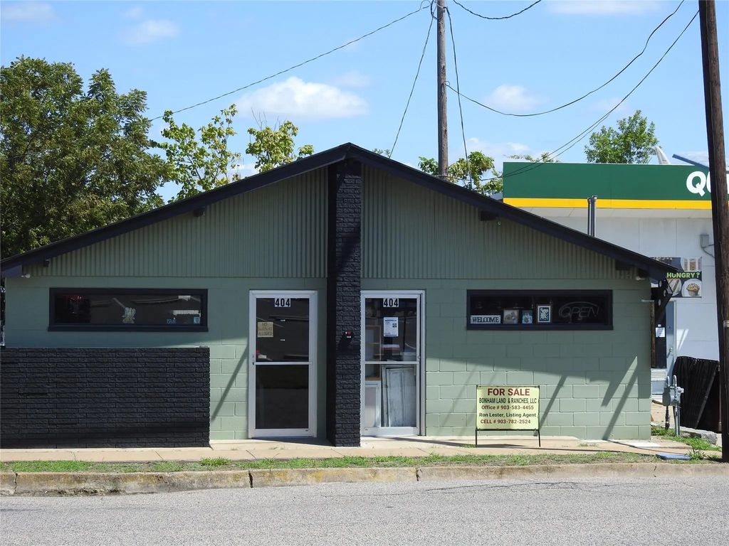 404 Chestnut Street, Bonham