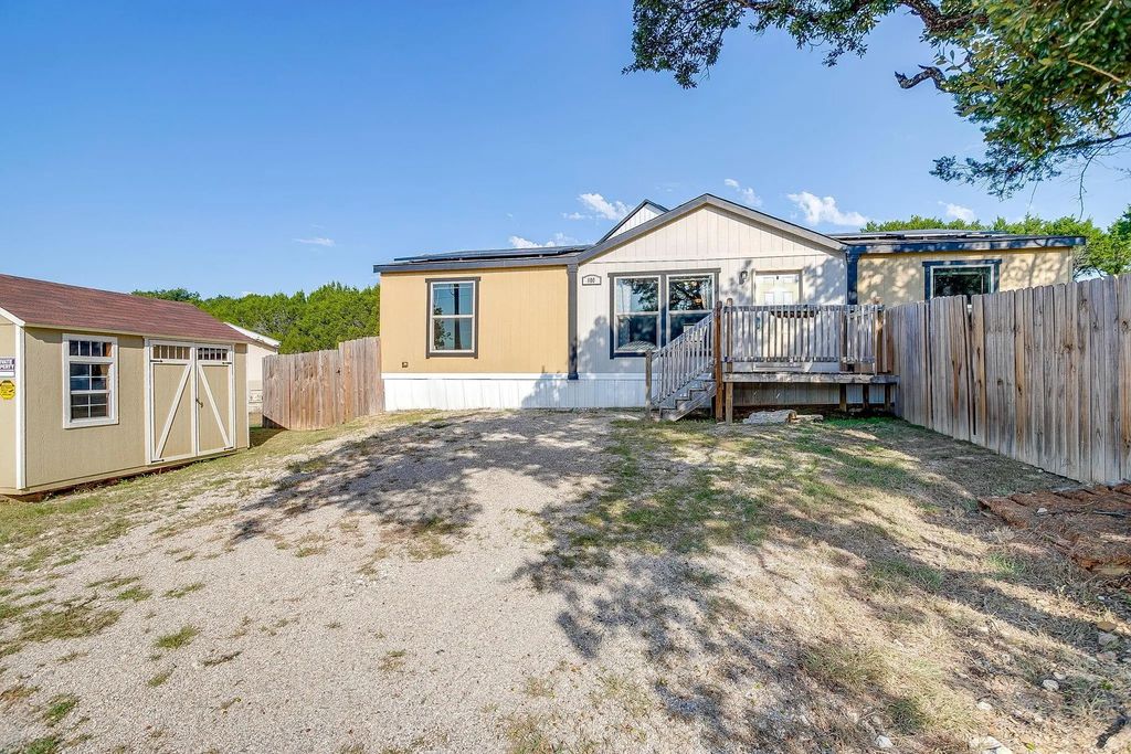 900 Tree Drive, Granbury