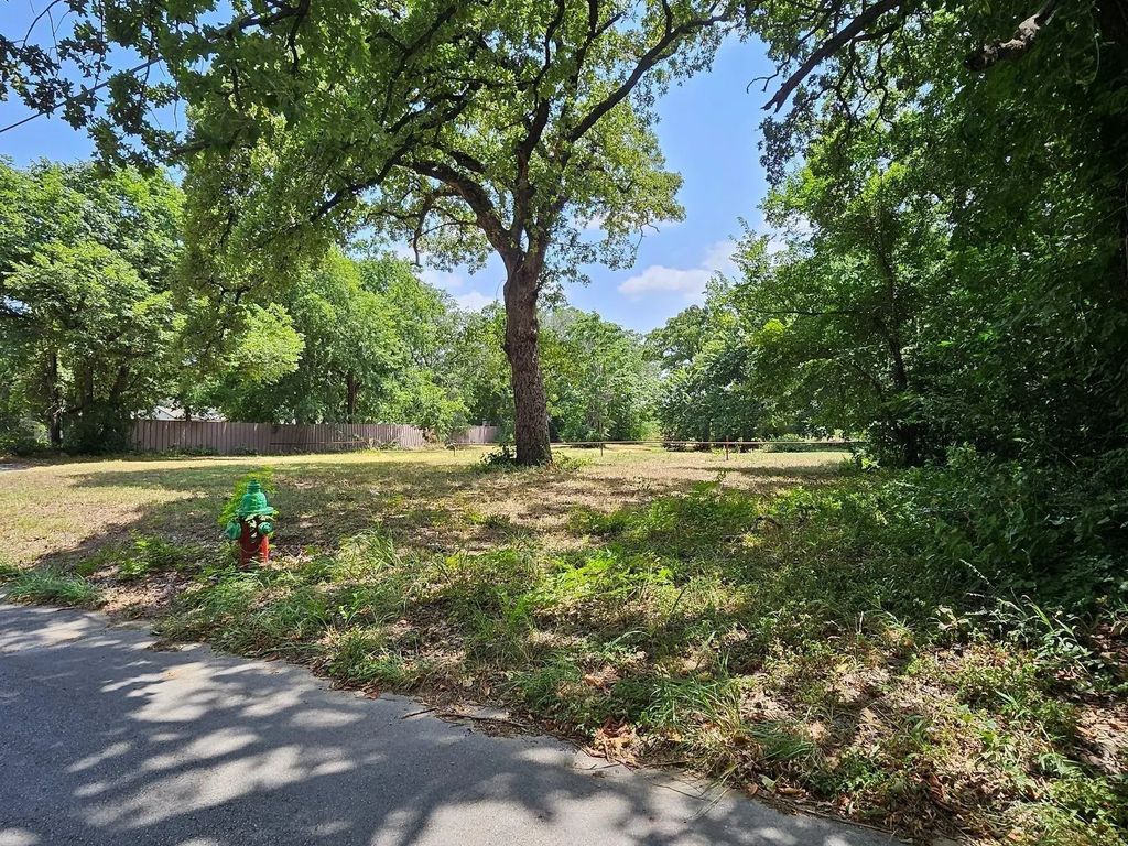 1620 Oak Knoll Drive, Haltom City