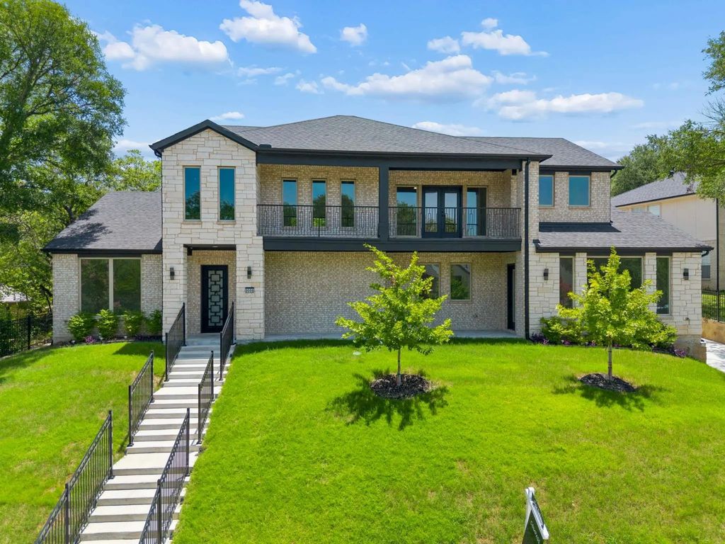 9008 Crosswind Drive, Fort Worth