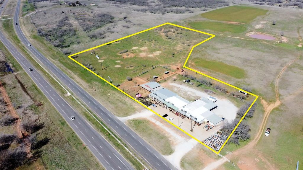 3916 Us Hwy 287 N, Henrietta