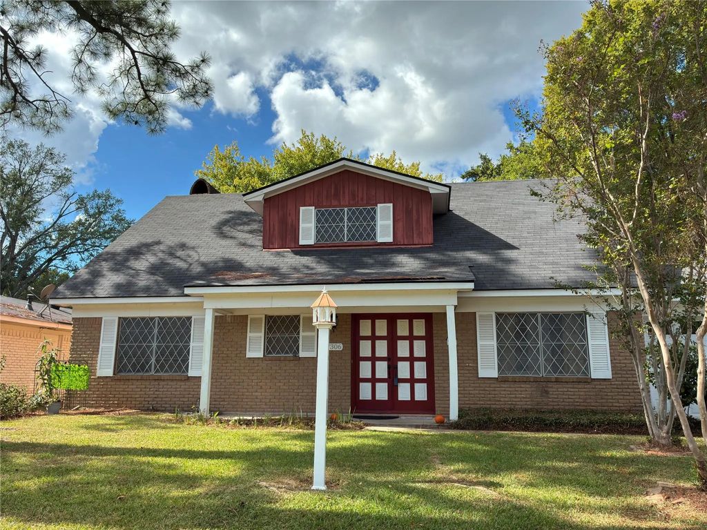7306 Camelback Drive, Shreveport