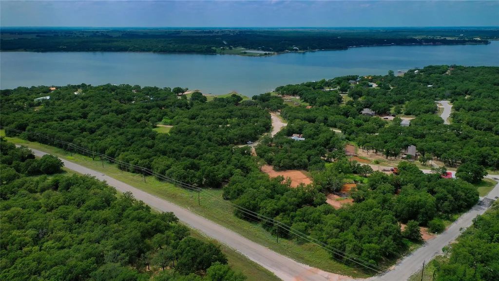 403 Nocona Drive, Nocona