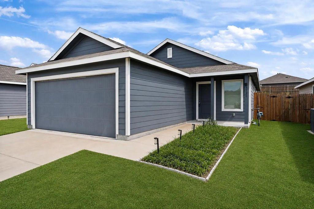 3521 Glover Peak Place, Crandall