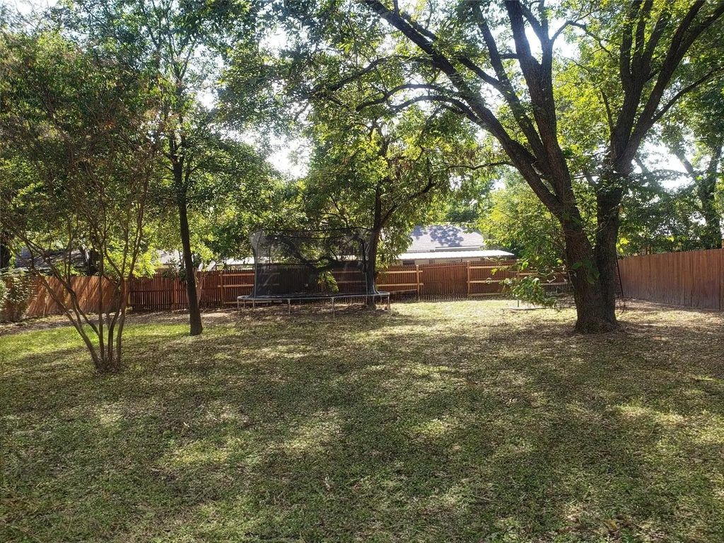 119 Hackberry Street, Terrell