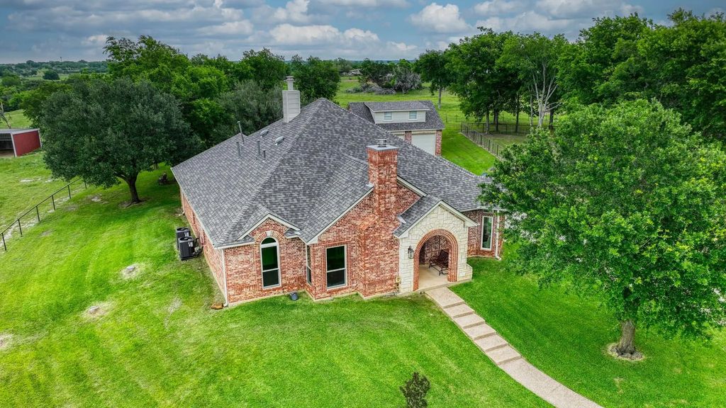 398 J O Junge Road, Cleburne