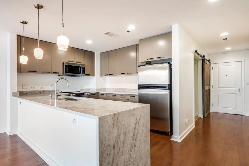 1200 Main Street 804, Dallas