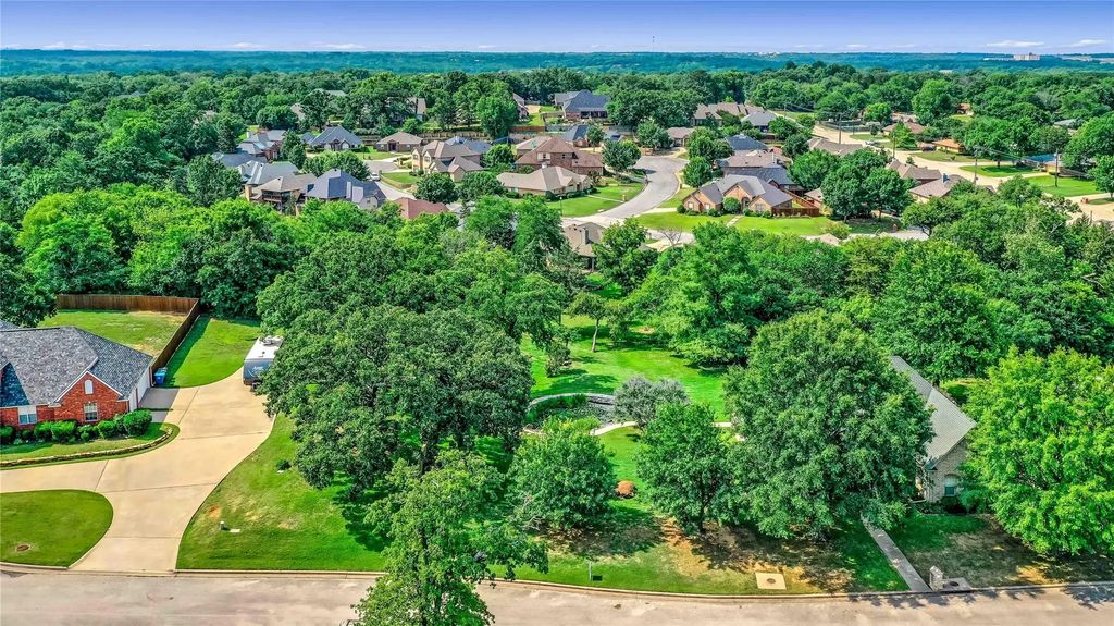 2108 Turtlecreek, Denison