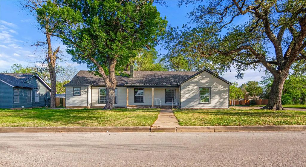 2928 Pine Avenue, Waco