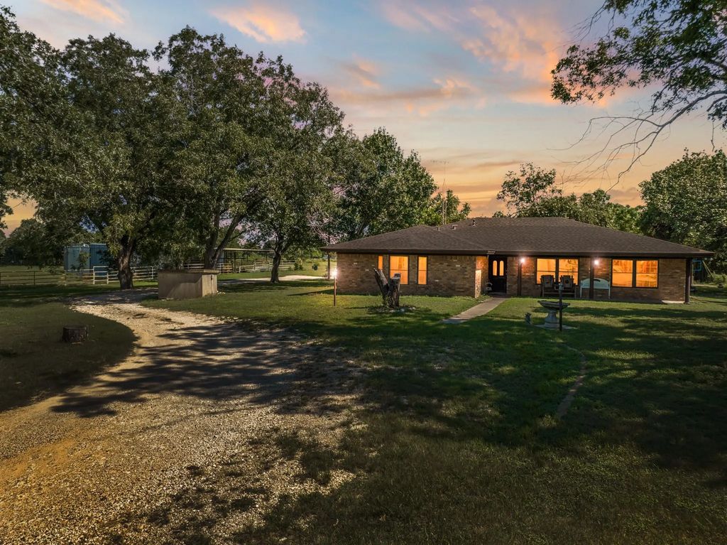 821 E Stegall Road, Robinson