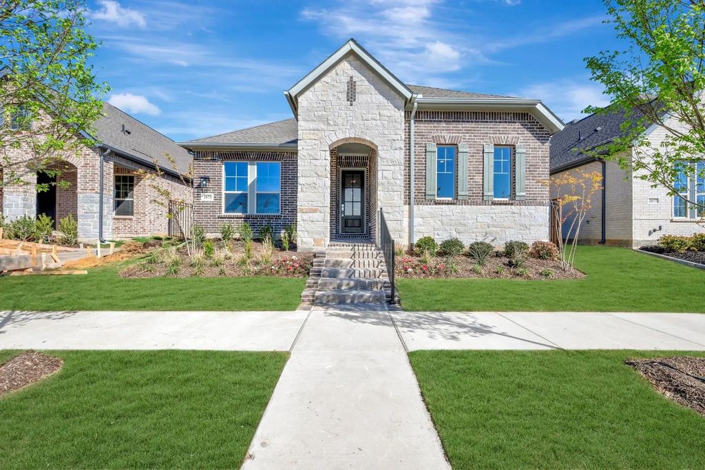 2075 Emerald Grove Drive, Arlington