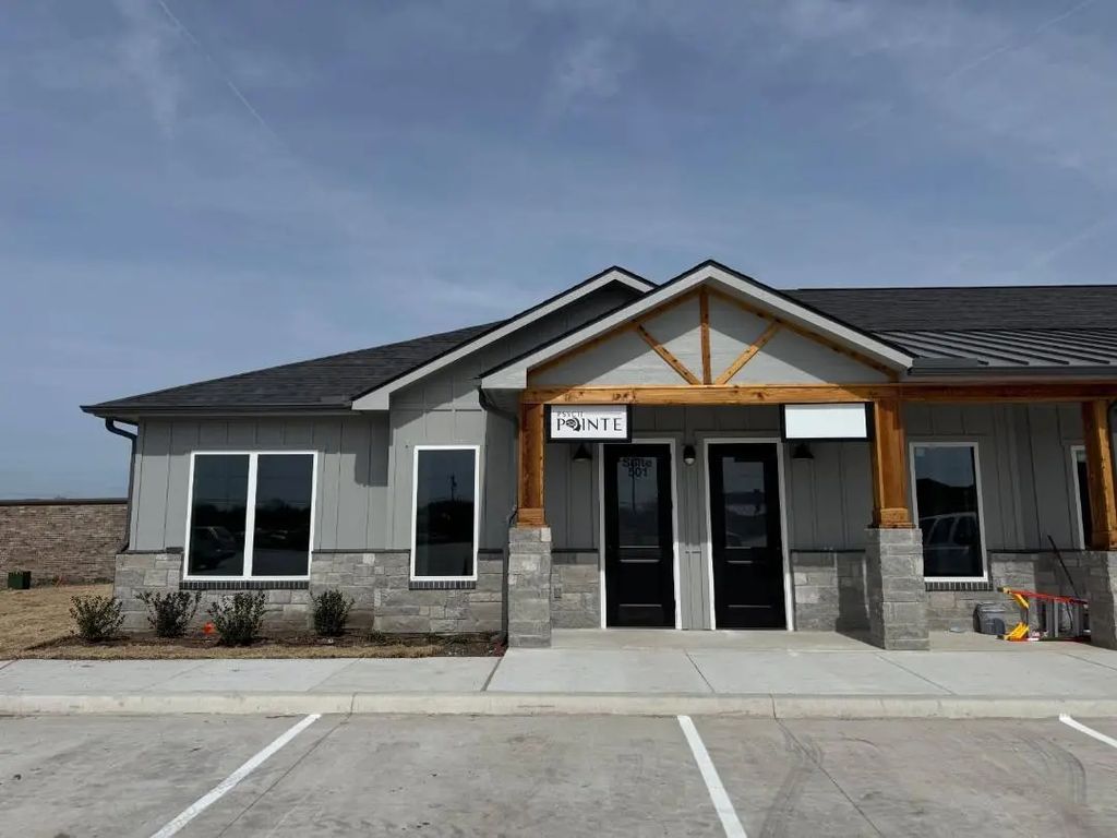 2200 Traders Road 402, Greenville