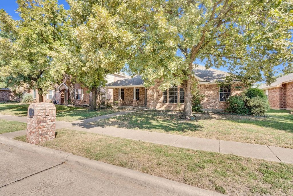 233 Garden Valley Lane, Red Oak