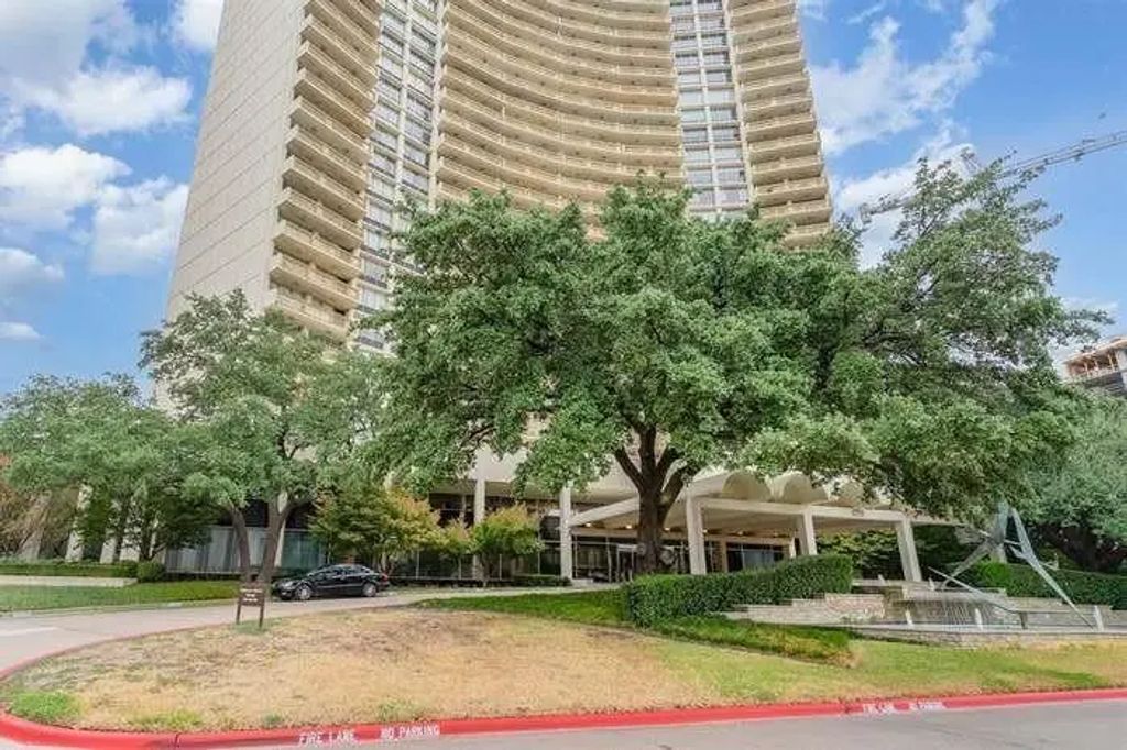 6211 W Northwest Highway G514, Dallas