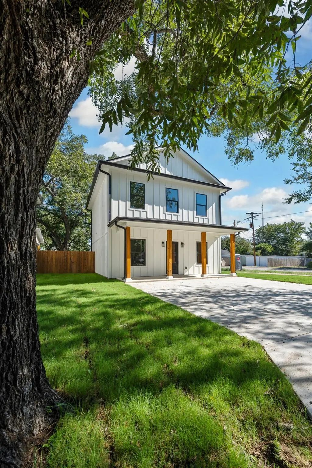 301 Live Oak Trail, Valley Mills
