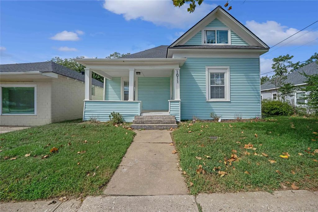 1011 S Armstrong Avenue, Denison