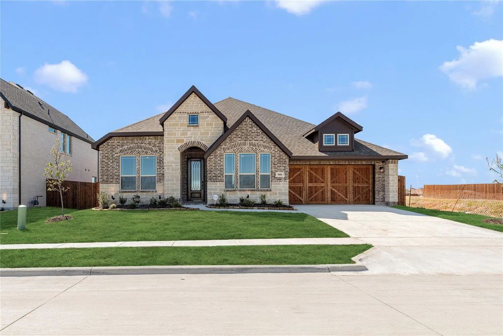 908 Lasalle Drive, Red Oak