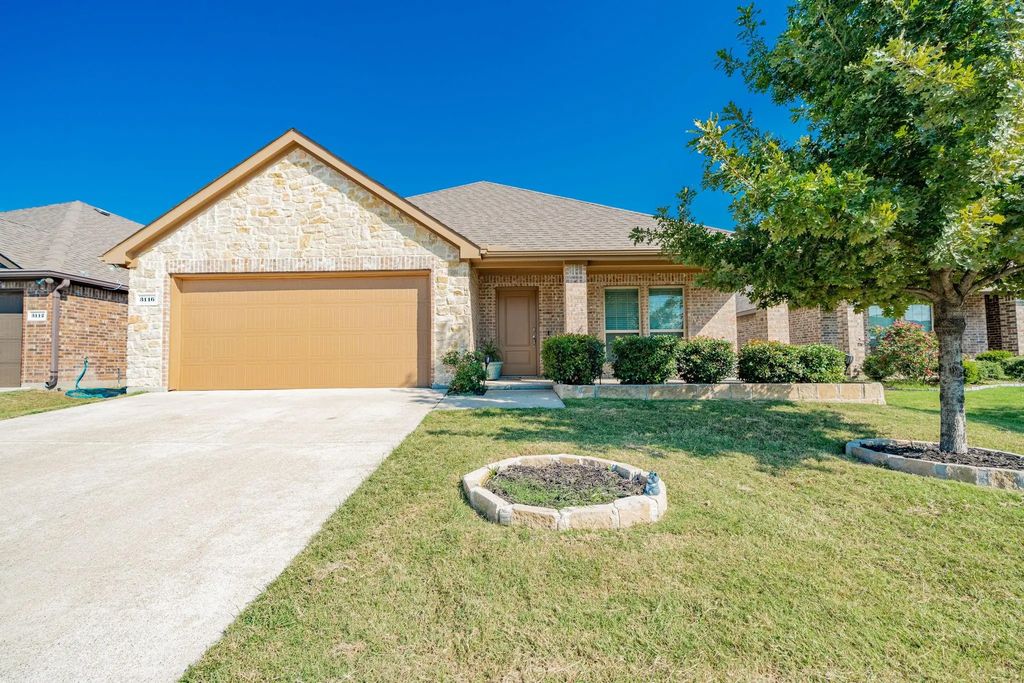 3116 Crystal Way, Royse City