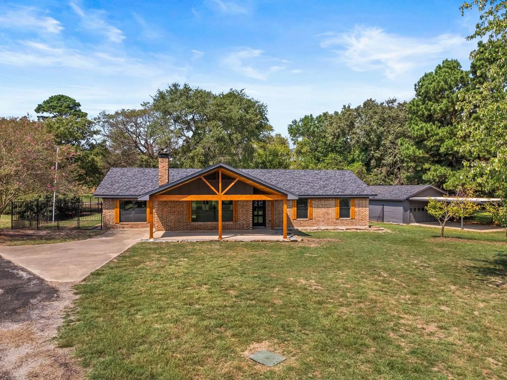 701 Ferguson Trail, Scroggins
