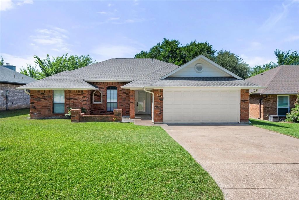 7508 Jamie Renee Lane, North Richland Hills