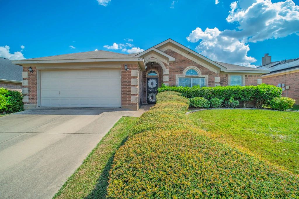1634 Powder Horn Lane, Arlington