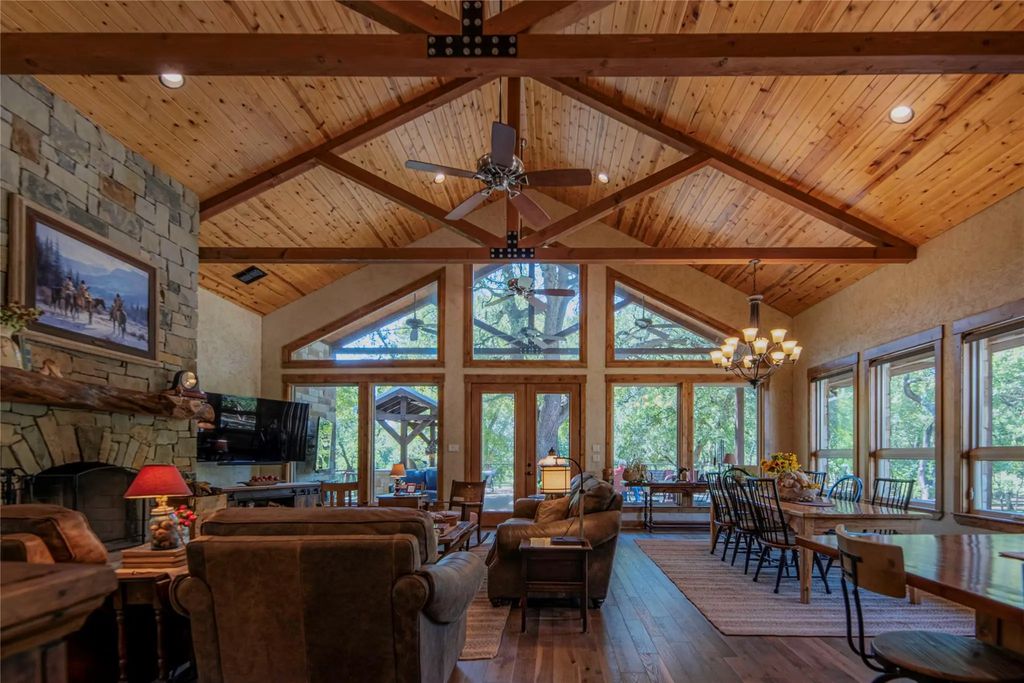 395 County Road 2530, Meridian