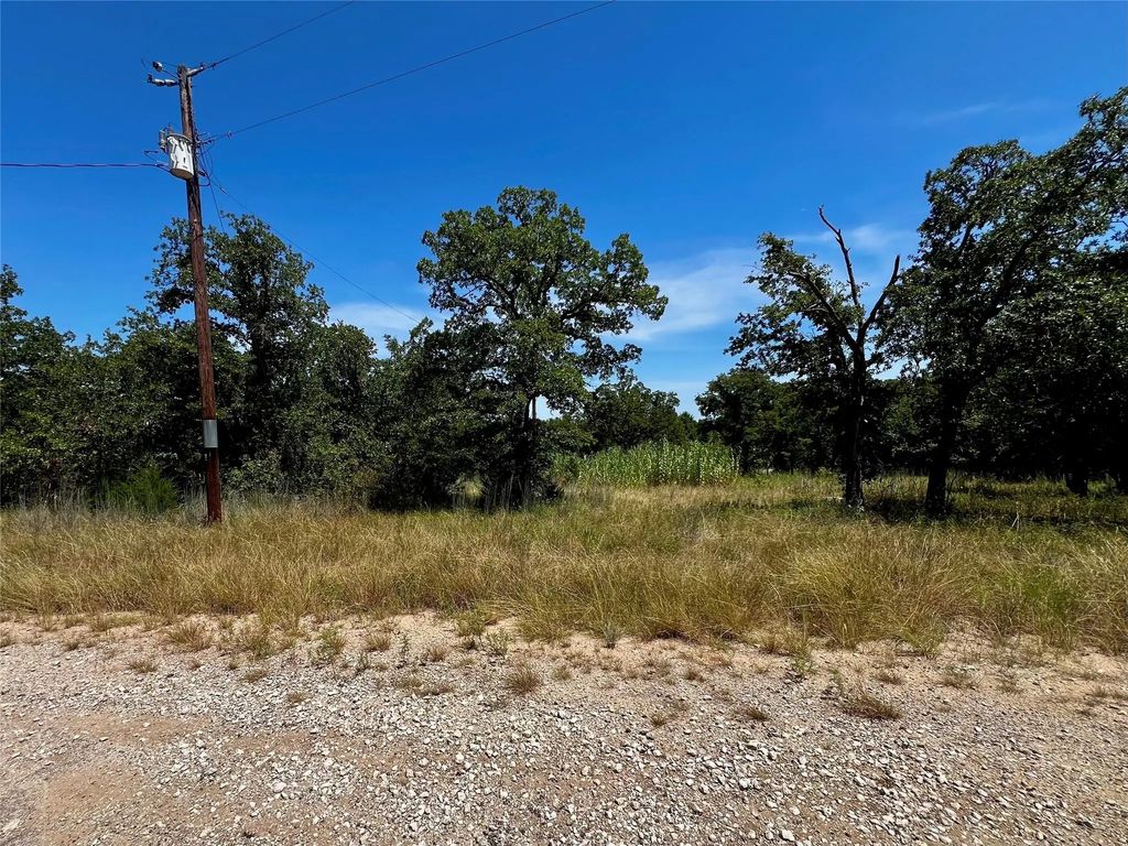 114 E Mojave Trail, Nocona