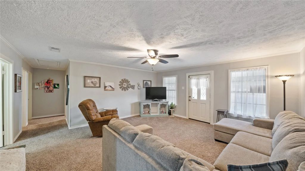 14260 N 3rd, Scurry