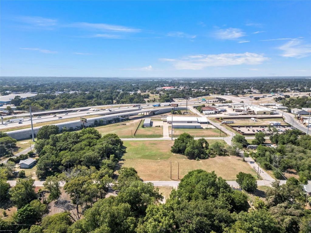 1003 E Clay Street, Waco