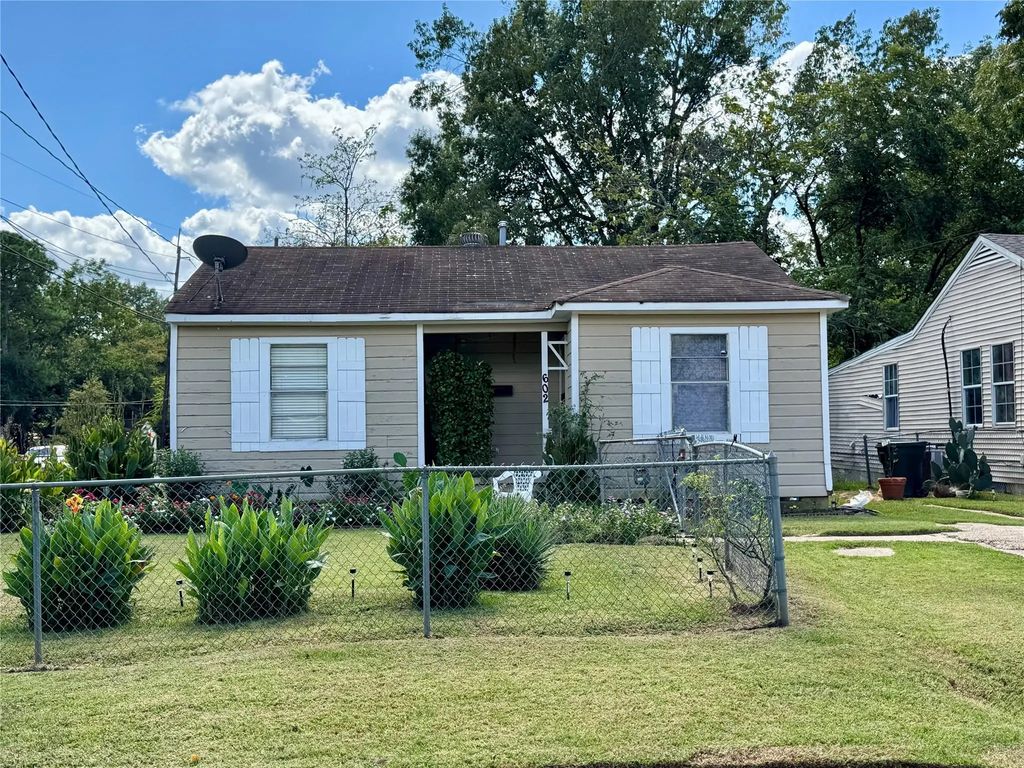 602 W 74th Street, Shreveport