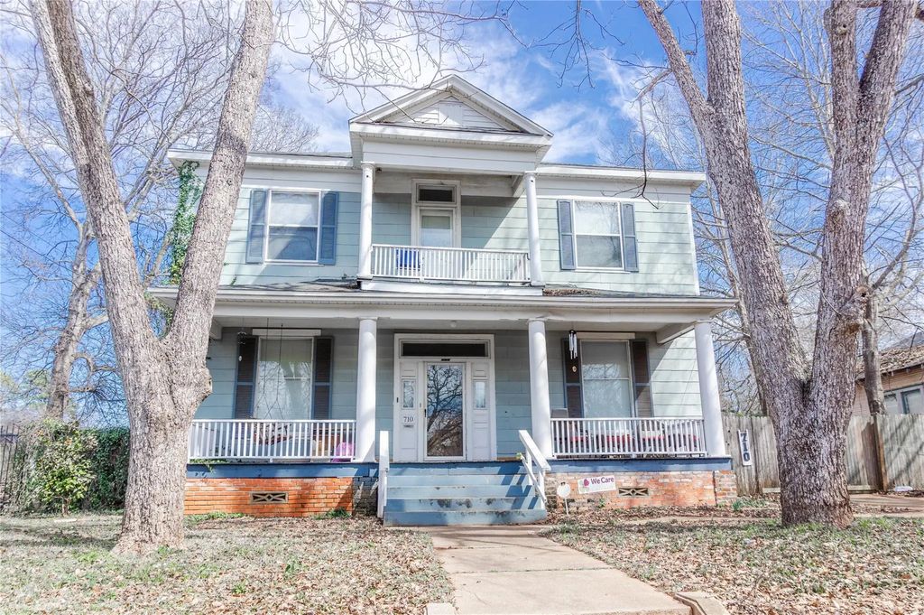 710 S Magnolia Street, Palestine