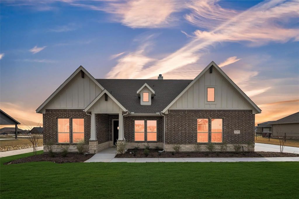125 Snowy Owl Trail, New Fairview