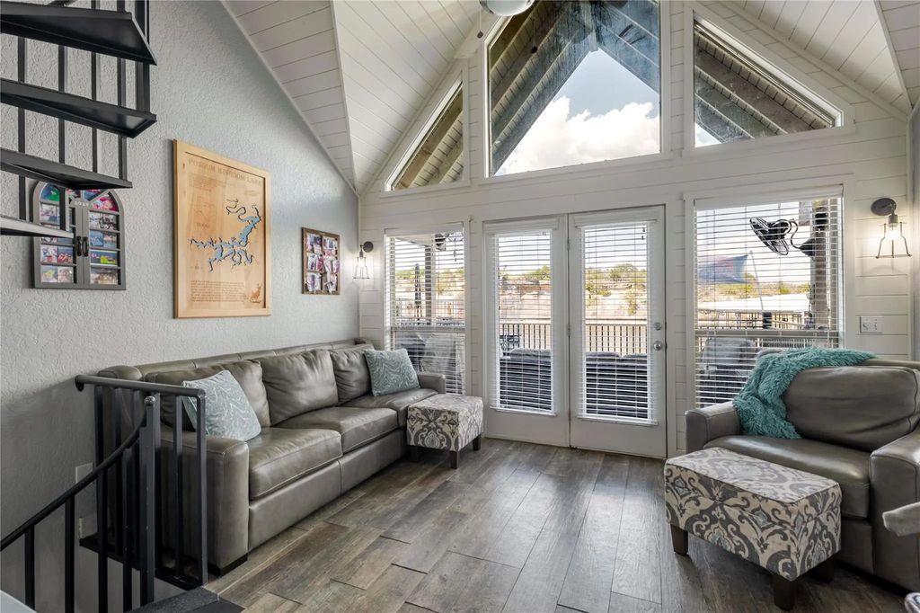 3005 Upcreek Alley 4, Strawn