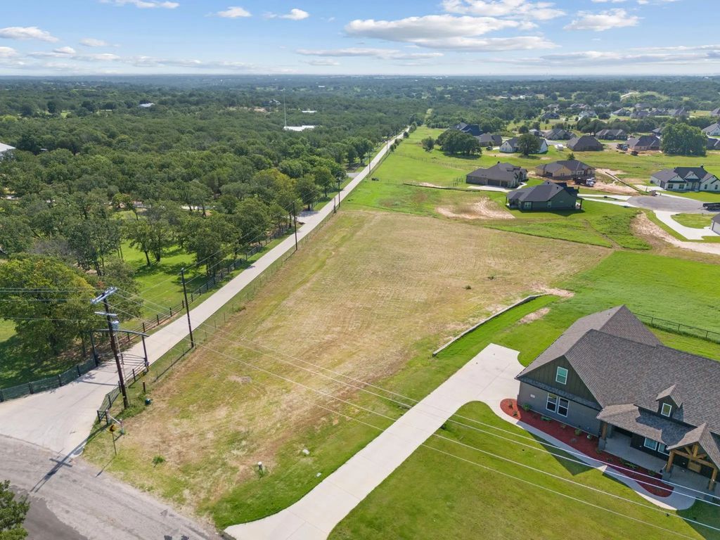 1052 N Agnes Road, Springtown
