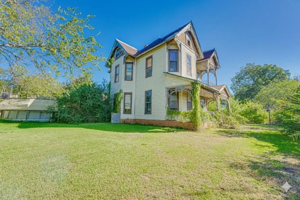 103 Stevens Street, Ladonia