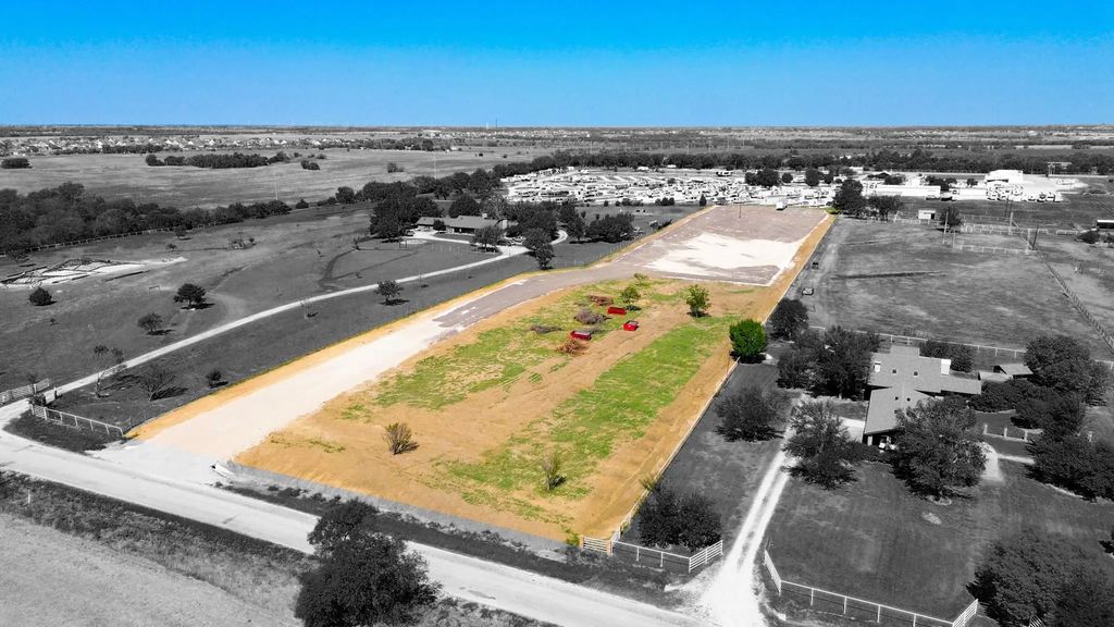3326 W Lois Road, Sanger