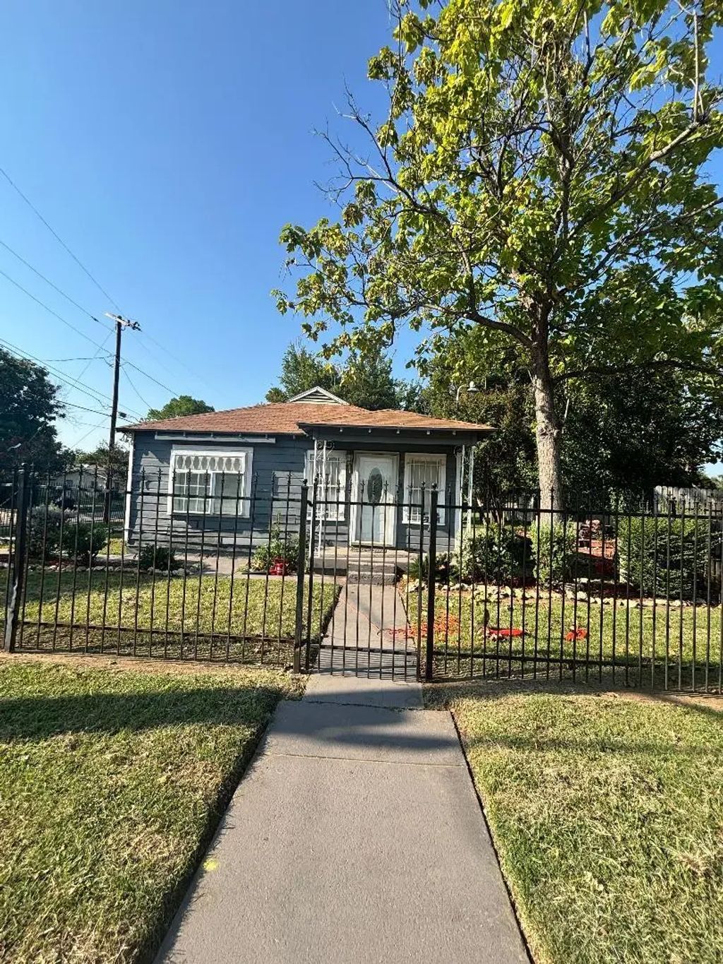 3801 E Berry Street, Fort Worth