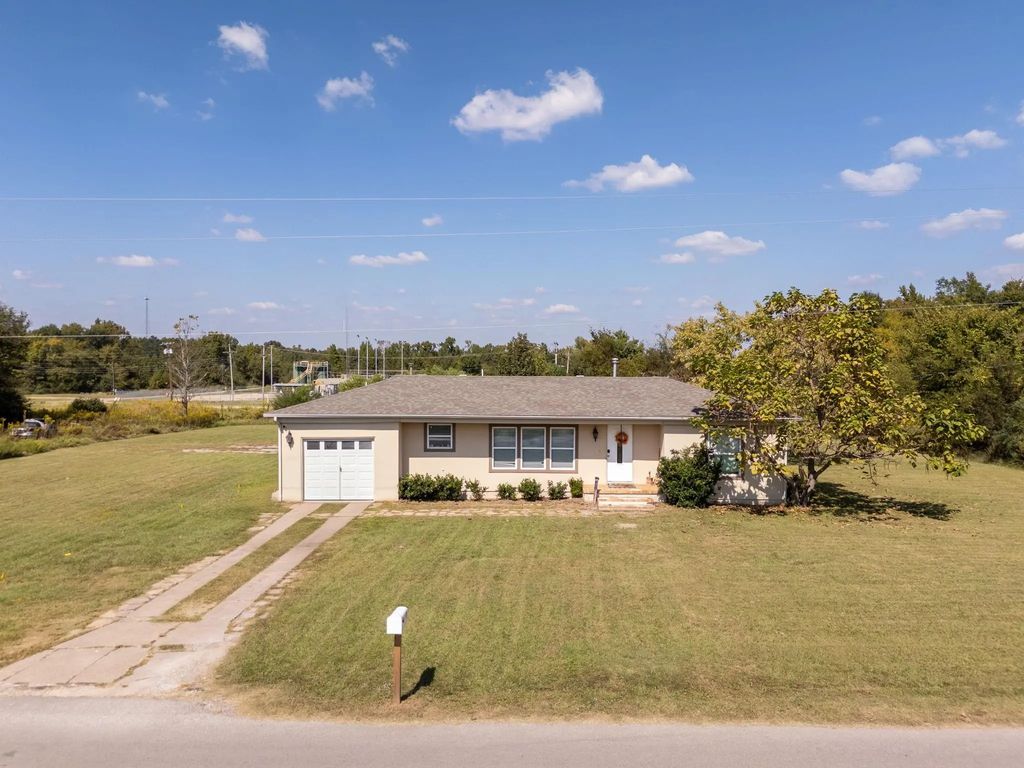 429 E Ohio Street, Van
