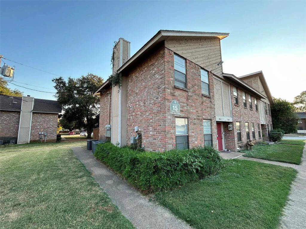 3006 W Sycamore Circle, Euless