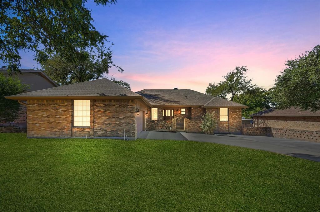 205 Yacht Club Drive, Rockwall