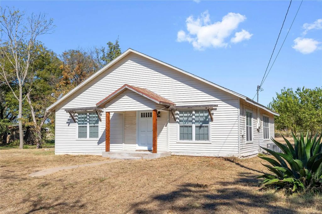 505 E Walcott Avenue, Comanche